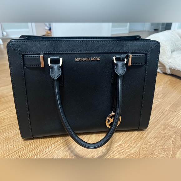 Michael Kors Dillon Large Saffiano Leather Satchel - Picture 4 of 10